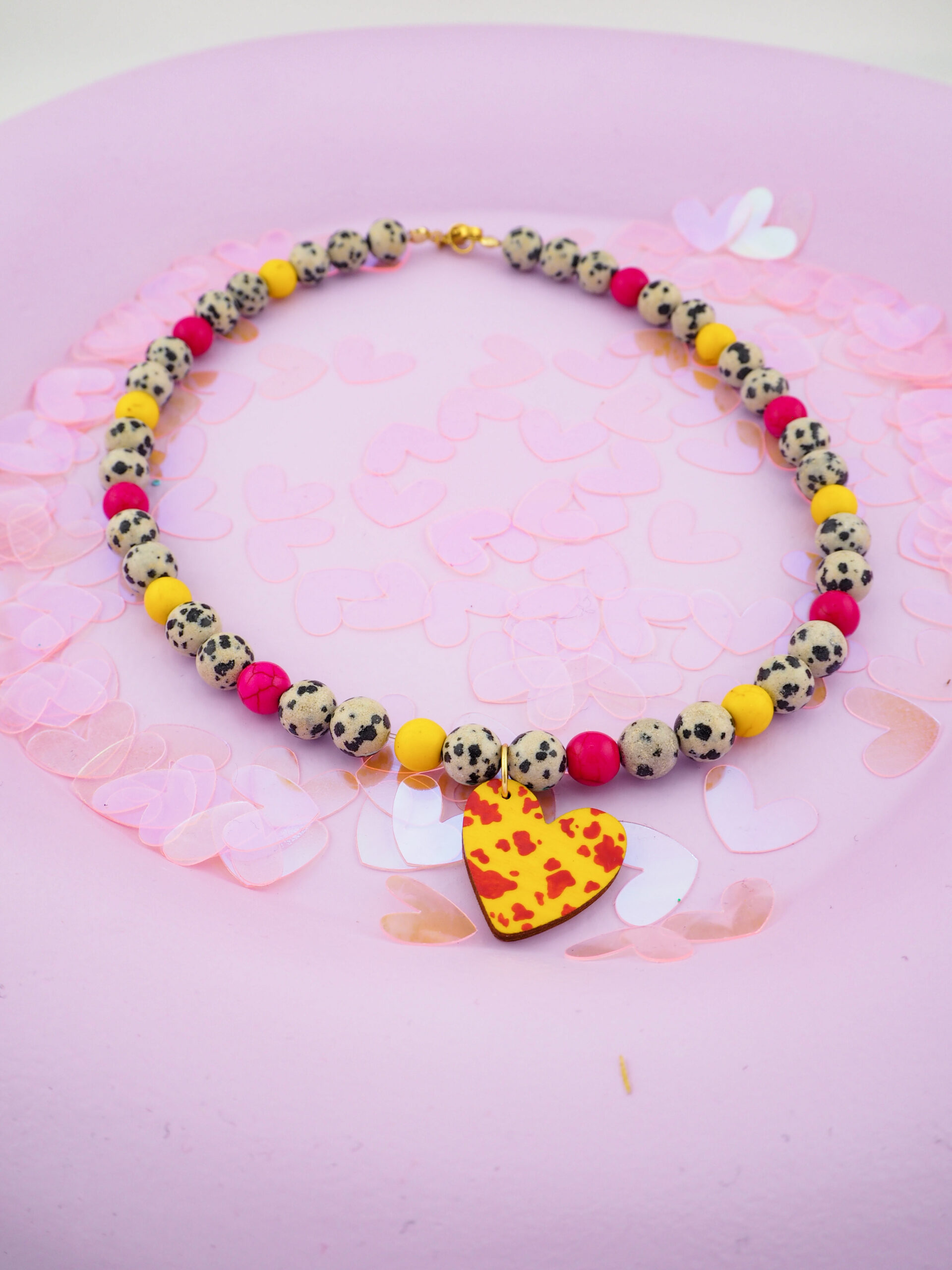 naszyjnik z jaspisu dalmatyńskiego z drewnianym sercem W Deseczkę Z Miłości